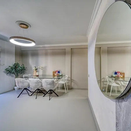 Apartment Luxury With Cinemaroom 600 Mtr From The *