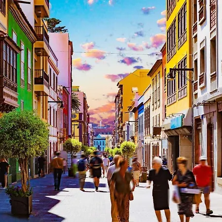 Luxury With Cinemaroom 600 Mtr From The Apartman