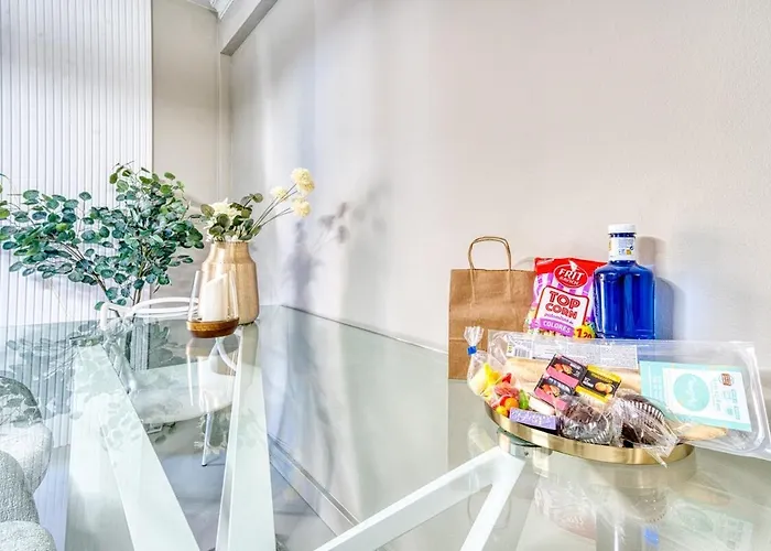 Luxury With Cinemaroom 600 Mtr From The