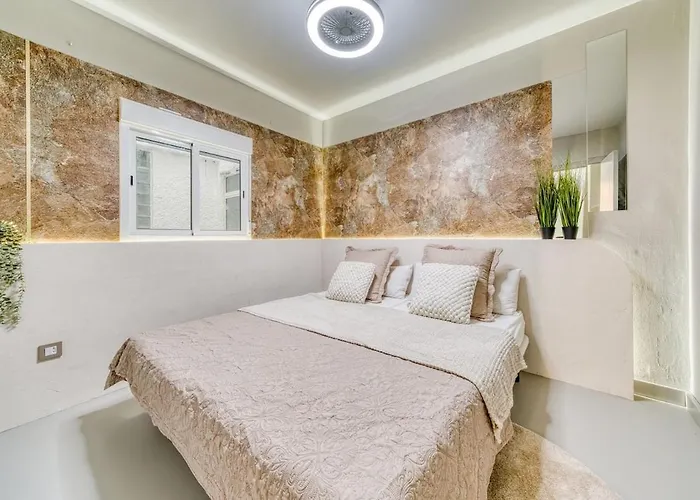 Luxury With Cinemaroom 600 Mtr From The Apartment