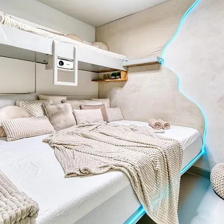 Appartement Luxury With Cinemaroom 600 Mtr From The Fuengirola