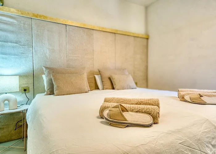 Luxury With Cinemaroom 600 Mtr From The Appartement